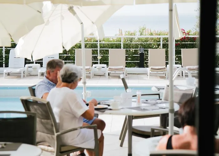 Отель Bristol 4*