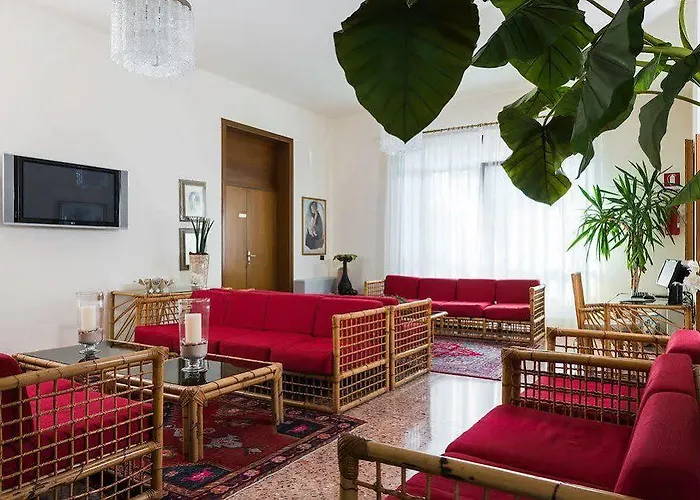 Bristol Отель 4*