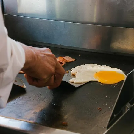 Bristol Ξενοδοχείο 4*