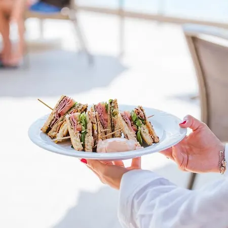 Ξενοδοχείο Bristol 4*