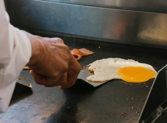 Bristol Отель 4*